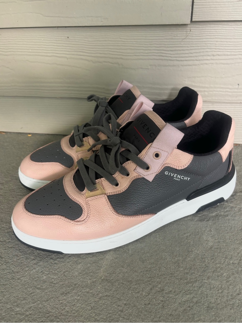 Givenchy Wing Low Runway Sneakers🔥